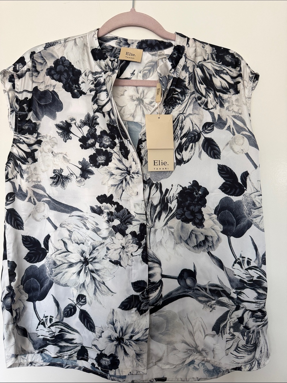 Elie Tahari Black & White Floral Sleeveless Top